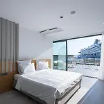 Akana Loft Aparthotel 4*