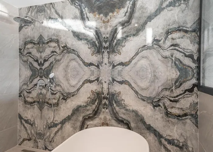 Akana Loft Apartahotel 4*